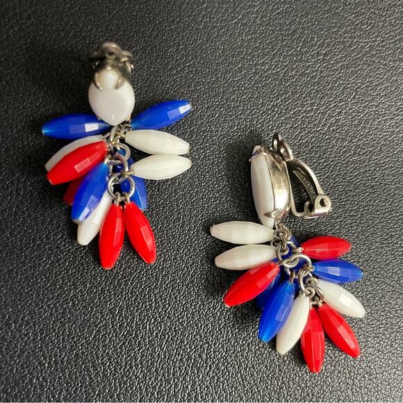 Pair Vintage Patriotic Red‎ White Blue Clip on Bead Earrings Super Retro - Picture 4 of 8